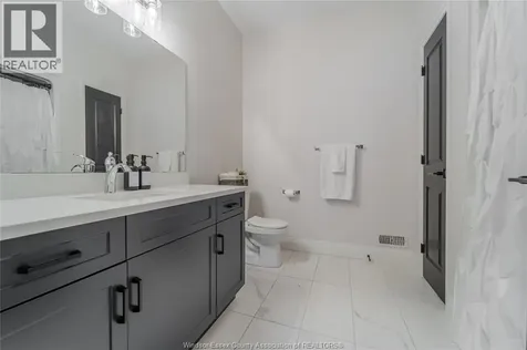 34 Noble Court Amherstburg ON N9V 0G8