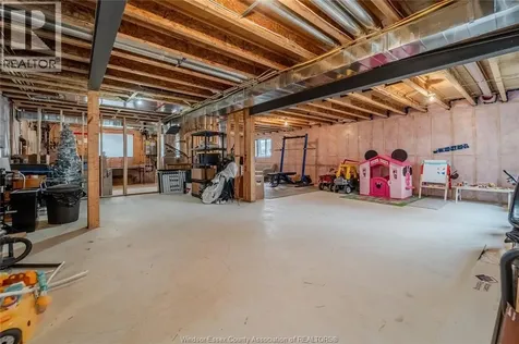 34 Noble Court Amherstburg ON N9V 0G8