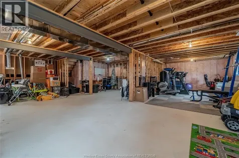 34 Noble Court Amherstburg ON N9V 0G8