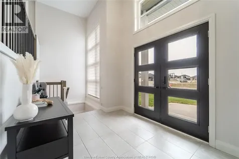 34 Noble Court Amherstburg ON N9V 0G8