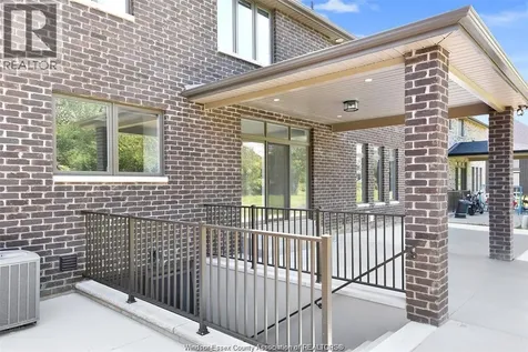 566 Maguire Street Windsor ON N9E 0A6