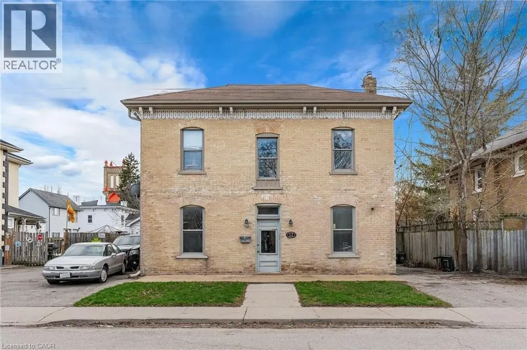 12 Fleet Street Brantford ON N3T 3S7