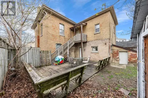 12 Fleet Street Brantford ON N3T 3S7