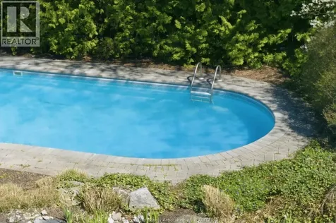 552 Old Tecumseh Road Lakeshore ON N0R 1A0