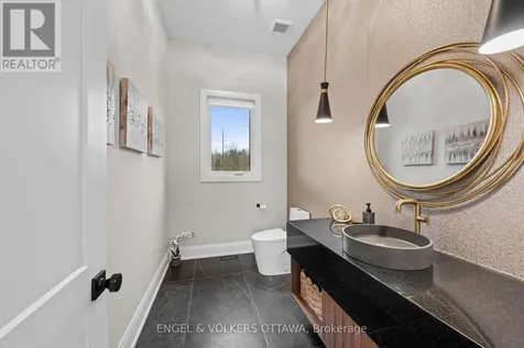 1600 Nightshade Place Ottawa ON K4P 0C7