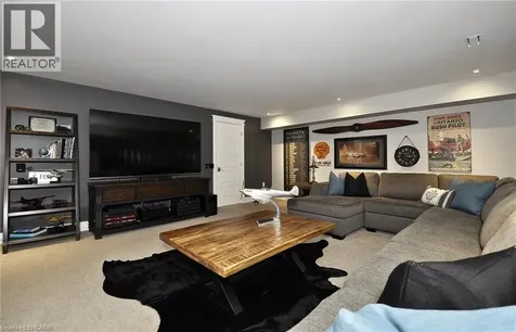 9 Lake Avenue East Puslinch ON N3C 2V4