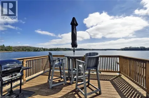9 Lake Avenue East Puslinch ON N3C 2V4