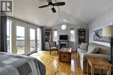 9 Lake Avenue East Puslinch ON N3C 2V4