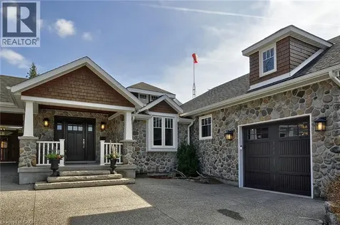 9 Lake Avenue East Puslinch ON N3C 2V4