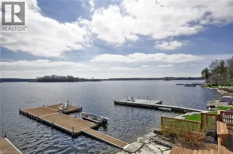 9 Lake Avenue East Puslinch ON N3C 2V4