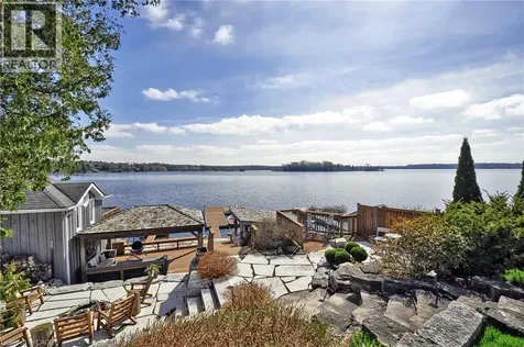 9 Lake Avenue East Puslinch ON N3C 2V4