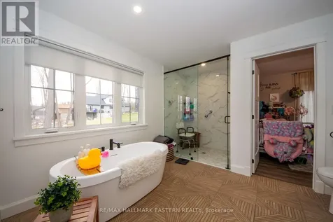 24 Rory Drive Selwyn ON K0L 2H0