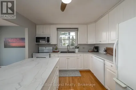173 Lakeview Crescent Georgian Bluffs ON N4K 0G2