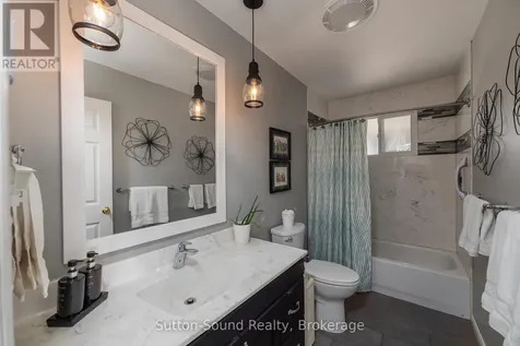 173 Lakeview Crescent Georgian Bluffs ON N4K 0G2