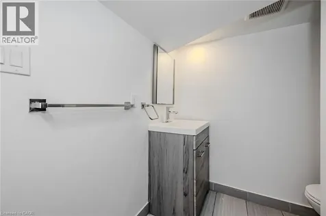 74 Cathcart Street Hamilton ON L8R 1M5