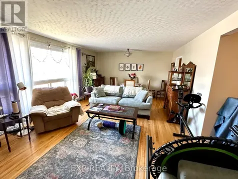 911 Pinewood Crescent Ottawa ON K2B 5Y3