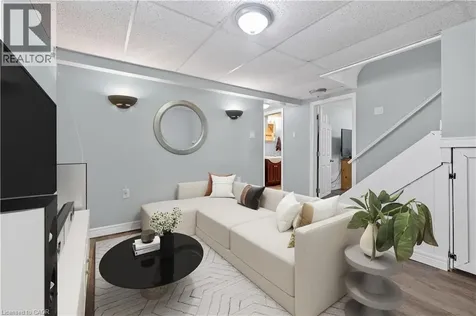 1367 St Marys Crescent Burlington ON L7P 1S1