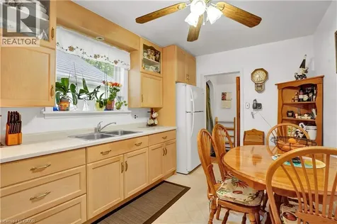 22 Graber Place Kitchener ON N2A 1G8
