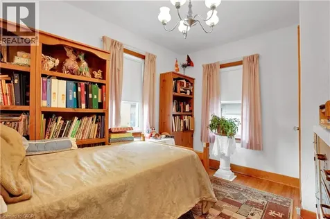 22 Graber Place Kitchener ON N2A 1G8