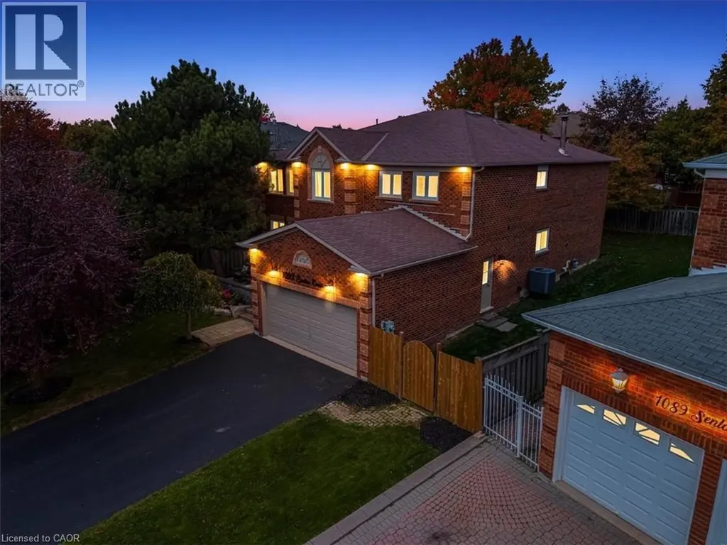 1093 Senlac Court Mississauga ON L5V 1B8
