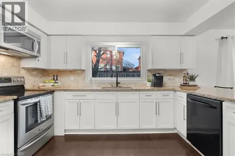 1093 Senlac Court Mississauga ON L5V 1B8