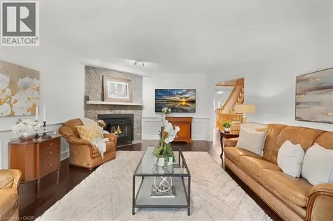 1093 Senlac Court Mississauga ON L5V 1B8