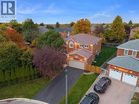 1093 Senlac Court Mississauga ON L5V 1B8