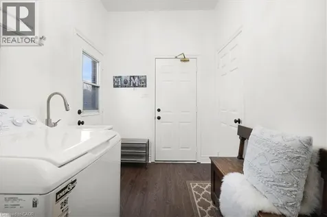 1093 Senlac Court Mississauga ON L5V 1B8
