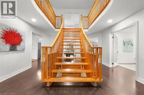 1093 Senlac Court Mississauga ON L5V 1B8