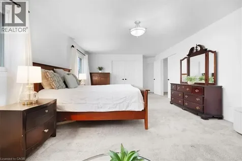1093 Senlac Court Mississauga ON L5V 1B8