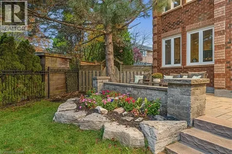 1093 Senlac Court Mississauga ON L5V 1B8