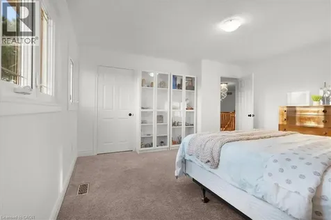 1093 Senlac Court Mississauga ON L5V 1B8