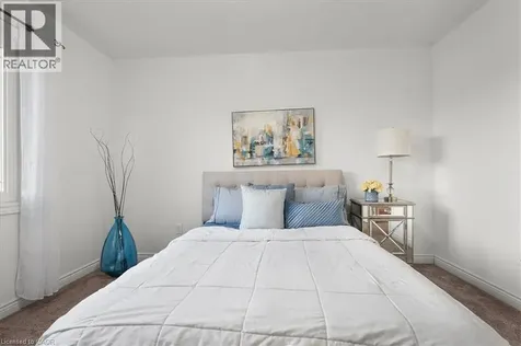 1093 Senlac Court Mississauga ON L5V 1B8