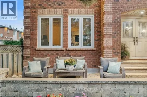1093 Senlac Court Mississauga ON L5V 1B8