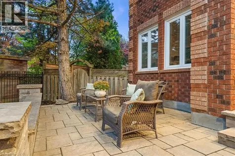 1093 Senlac Court Mississauga ON L5V 1B8