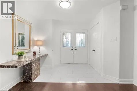 1093 Senlac Court Mississauga ON L5V 1B8