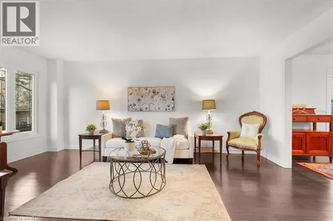 1093 Senlac Court Mississauga ON L5V 1B8