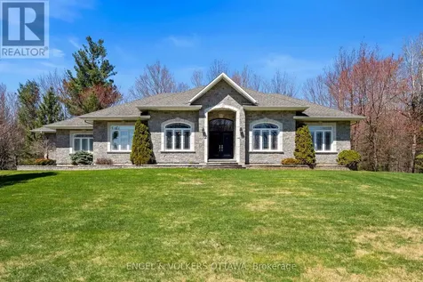 6370 Emerald Links Drive Ottawa ON K4P 1M4