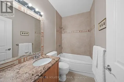 6370 Emerald Links Drive Ottawa ON K4P 1M4