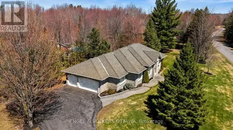 6370 Emerald Links Drive Ottawa ON K4P 1M4