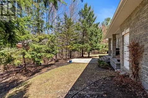 6370 Emerald Links Drive Ottawa ON K4P 1M4