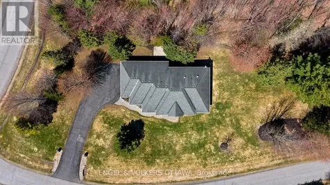 6370 Emerald Links Drive Ottawa ON K4P 1M4