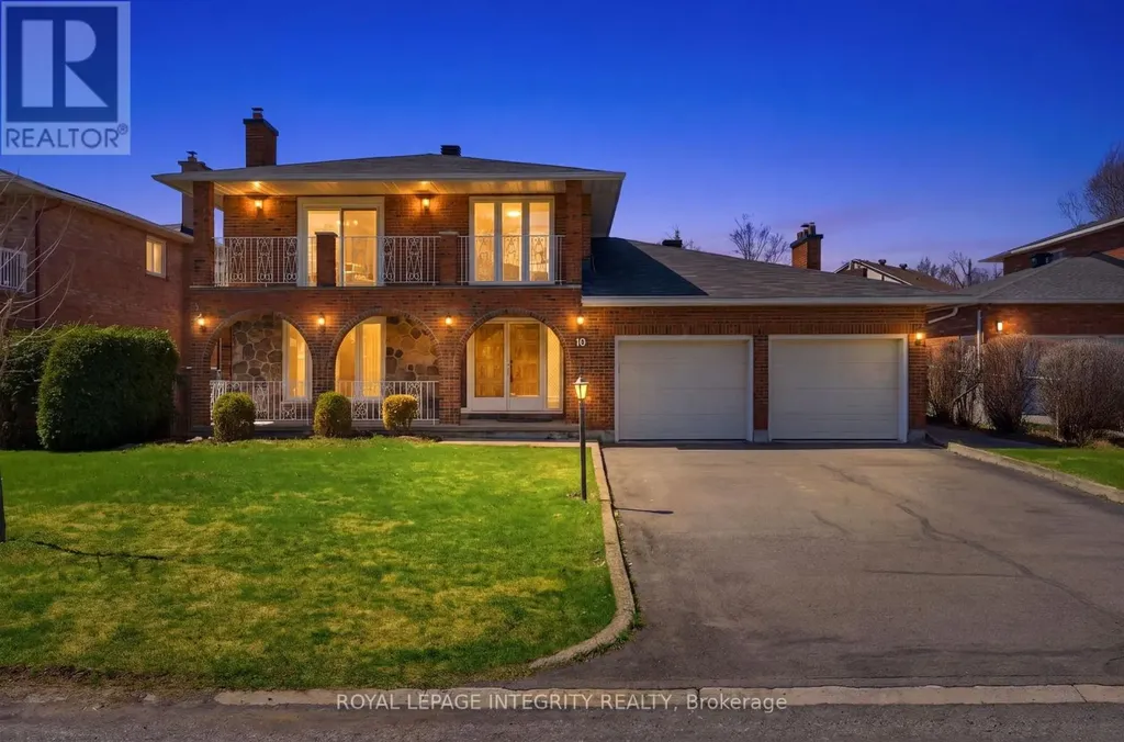 10 Parmalea Crescent Ottawa ON K2E 7J3