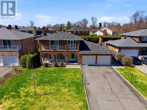 10 Parmalea Crescent Ottawa ON K2E 7J3