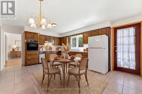 10 Parmalea Crescent Ottawa ON K2E 7J3
