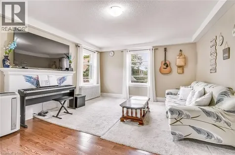 25 Mountwood Avenue Hamilton ON L8N 2G8
