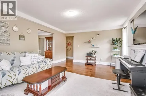 25 Mountwood Avenue Hamilton ON L8N 2G8
