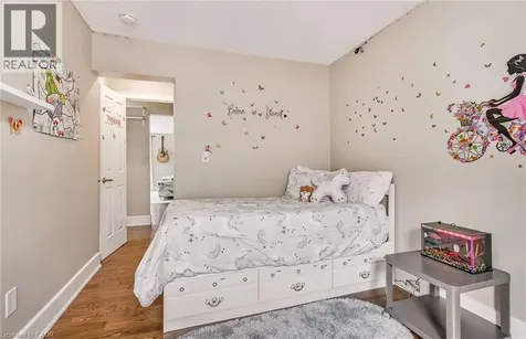 25 Mountwood Avenue Hamilton ON L8N 2G8