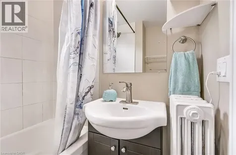 25 Mountwood Avenue Hamilton ON L8N 2G8