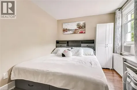 25 Mountwood Avenue Hamilton ON L8N 2G8